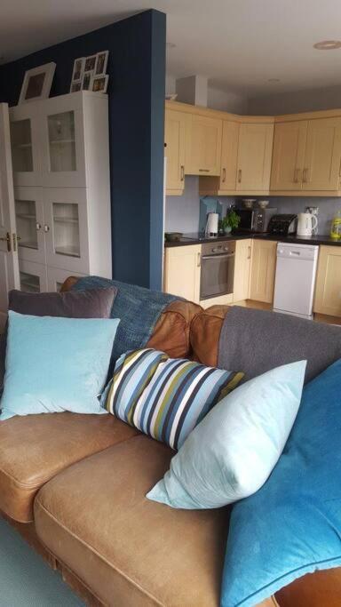 Galway City Lovely 2 Bed Apartment 외부 사진